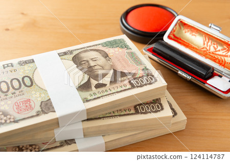 Banknotes and stamps: 10,000 yen note Banknotes and stamps: 10,000 yen note 124114787
