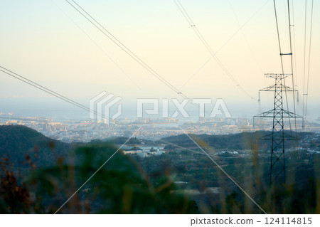 從山上眺望西宮市和瀨戶內海 124114815