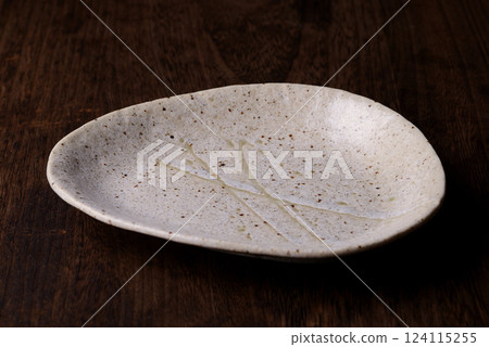Japanese plate background material 124115255