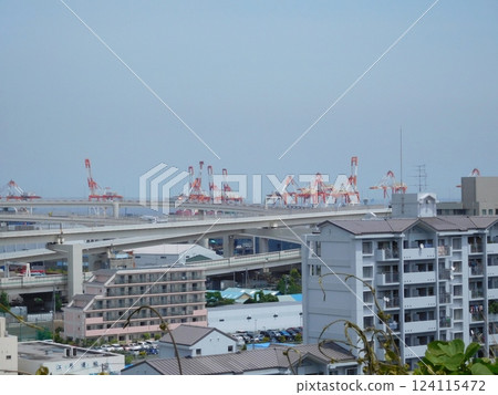Gantry crane - View from Minato Mirai Park 124115472