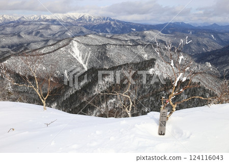北海道大雪山山脈的三國山頂。 北海道大雪山山脈的三國山頂。 124116043