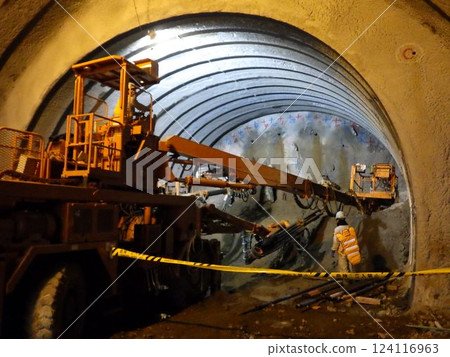 隧道施工 隧道施工 124116963