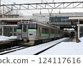 Rapid Airport train stopping at Minami-Chitose Station 124117616