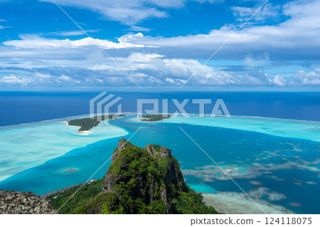 Panoramic view of Maupiti island and lagoon from Mount Teurafaatiu, French Polynesia Panoramic view of Maupiti island and lagoon from Mount Teurafaatiu, French Polynesia 124118075