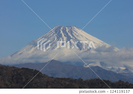 Mount Fuji on a winter morning as seen from Nagaoka Onsen in Izu 124119137