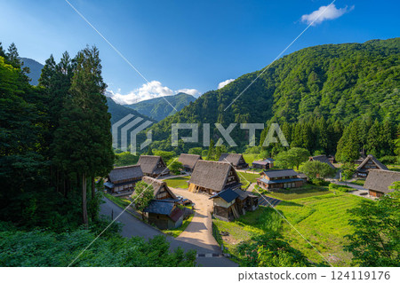 [World Heritage] Gokayama and Suganuma Gassho-style Village in early summer [Toyama Prefecture] 124119176