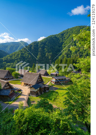 [World Heritage] Gokayama and Suganuma Gassho-style Village in early summer [Toyama Prefecture] 124119179