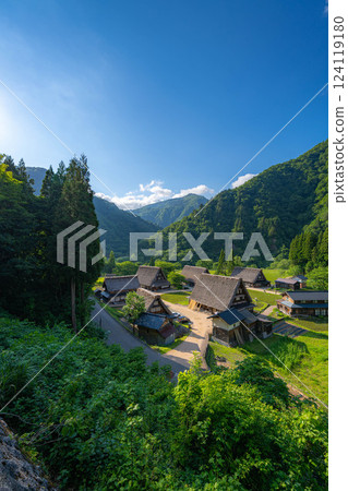 [World Heritage] Gokayama and Suganuma Gassho-style Village in early summer [Toyama Prefecture] 124119180