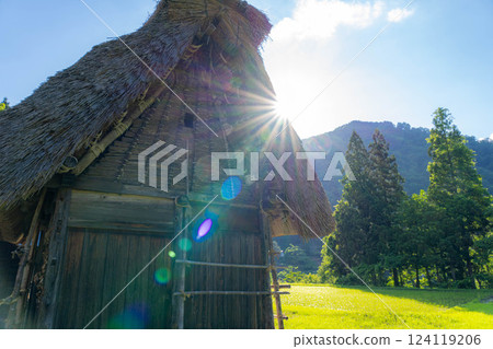[World Heritage] Gokayama and Suganuma Gassho-style Village in early summer [Toyama Prefecture] 124119206