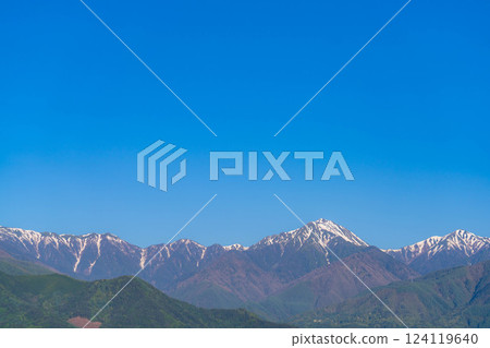 【初夏素材】北阿爾卑斯山環繞的小鎮，初夏的安曇野【長野縣】 124119640