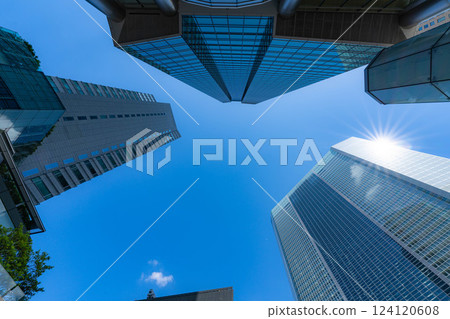 [Urban scenery] Buildings near Shinbashi, Tokyo in early summer [Tokyo] 124120608