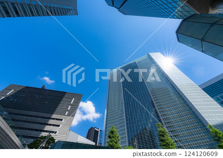 [Urban scenery] Buildings near Shinbashi, Tokyo in early summer [Tokyo] 124120609
