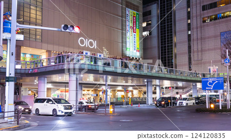Kitasenju Station West Exit Plaza Tokyo 124120835
