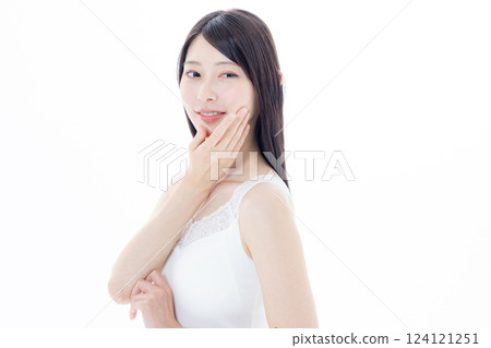 年輕女子的美麗形象 124121251