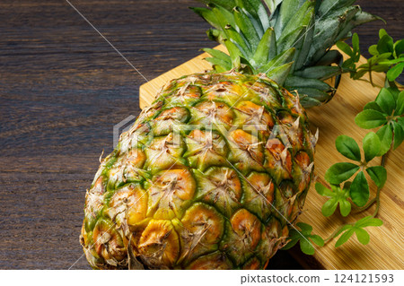 pineapple  124121593