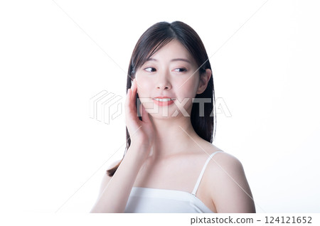 Women's beauty image 124121652