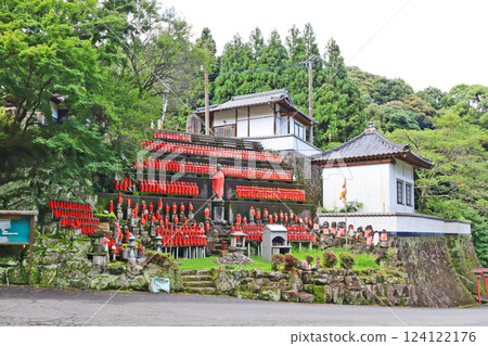 Kichijoji is a temple of the Zentsuji school of Shingon Buddhism in Miyaki County, Saga Prefecture. Kichijoji is a temple of the Zentsuji school of Shingon Buddhism in Miyaki County, Saga Prefecture. 124122176