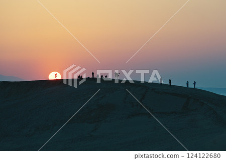 Sunset over the sand dunes (Tottori City) 124122680