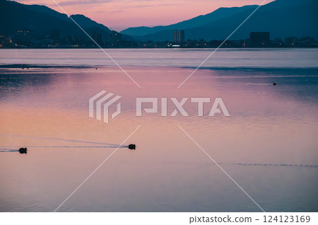 Lake Suwa at dawn [taken from Shimo-Suwa Town] 124123169