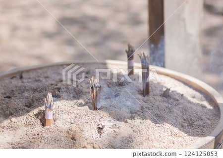 [Japan] Incense sticks rising from the ashes of Hokekyoji Temple in Chiba Prefecture 124125053