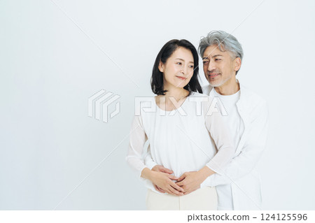 Senior/middle-aged couple photo 124125596