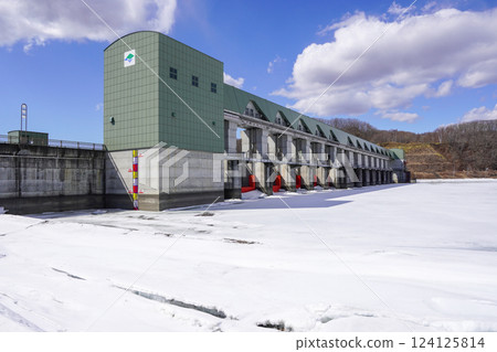 Nibutani Dam at the end of March 2025 124125814