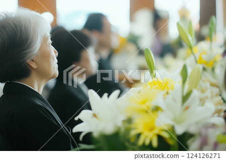Japanese funeral 124126271