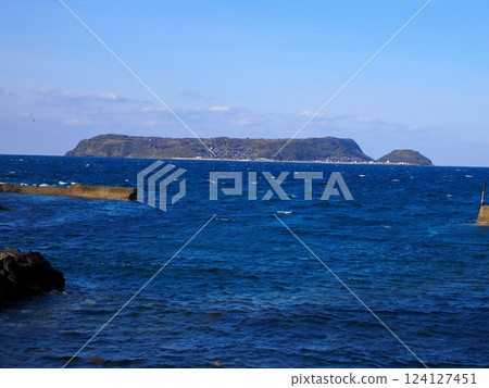 The Sea of Japan and Oshima Island 124127451