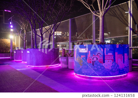 Seoullo 7017 Seoul Skygarden, elevated linear park built atop a former highway overpass in Seoul, South Korea 124131658