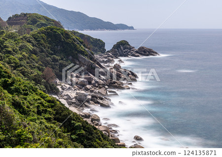 Fishing point Shisenohana, Yakushima, offshore Alps (spring) 124135871
