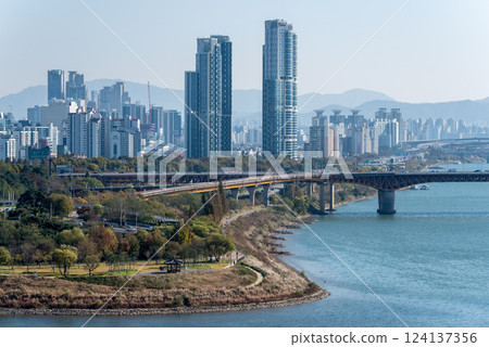Han river Hangang and urban cityscape of Seoul, capital of South Korea Han river Hangang and urban cityscape of Seoul, capital of South Korea 124137356