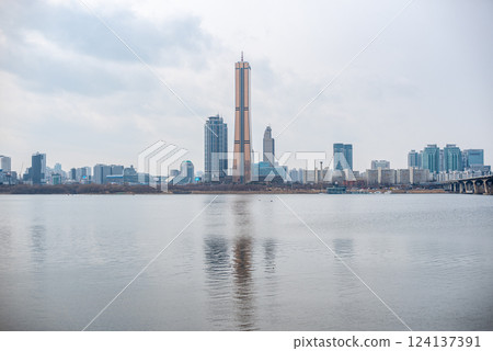 Han river Hangang and urban cityscape of Seoul, capital of South Korea Han river Hangang and urban cityscape of Seoul, capital of South Korea 124137391