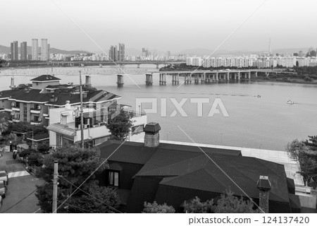 Han river Hangang and urban cityscape of Seoul, capital of South Korea 124137420