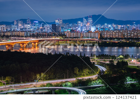 Han river Hangang and urban cityscape of Seoul, capital of South Korea 124137421