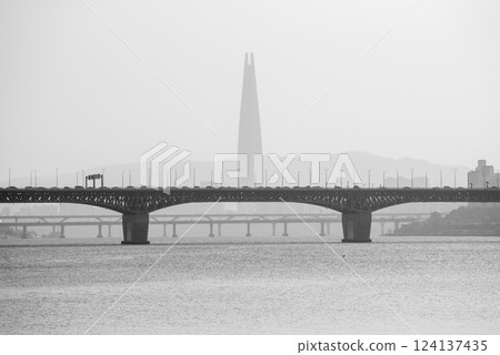 View of Han river Hangang and urban cityscape of Seoul, capital of South Korea 124137435