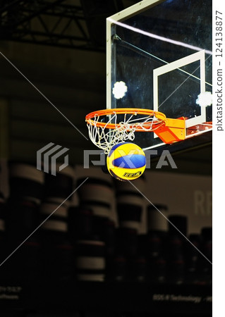 moment of joy 124138877