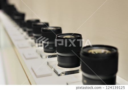 Previous Lenses Previous Lenses 124139125