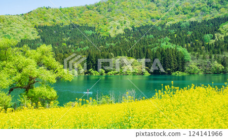 Lake Hokuryu (spring) Lake Hokuryu (spring) 124141966