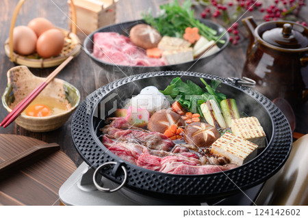 Sukiyaki (Japanese beef) 124142602