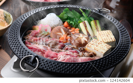 Sukiyaki (Japanese beef) 124142604