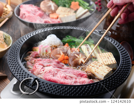 Sukiyaki (Japanese beef) 124142610