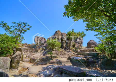 岡山縣倉敷市鷲羽山山頂觀景台(翔翔峰)俯瞰岩石山脈 岡山縣倉敷市鷲羽山山頂觀景台(翔翔峰)俯瞰岩石山脈 124143063