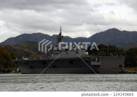 Port escort ship 124143665