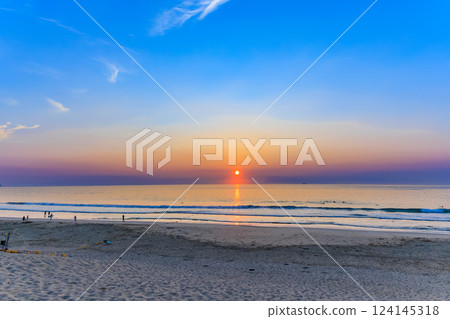 Early morning at Shirahama Ohama Beach in Shimoda City, Shizuoka Prefecture Early morning at Shirahama Ohama Beach in Shimoda City, Shizuoka Prefecture 124145318