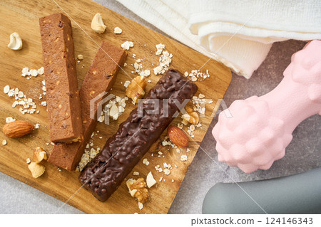 Protein Bars – The perfect protein snack for weight training and weight loss Protein Bars – The perfect protein snack for weight training and weight loss 124146343