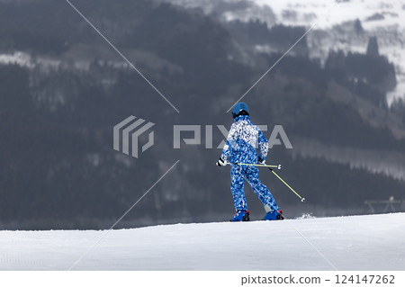 山形縣赤倉溫泉滑雪場和滑雪者的壯麗景色 124147262