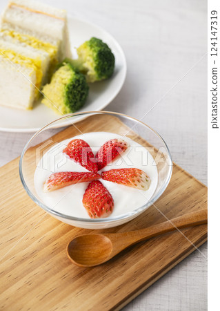 Strawberry yogurt 124147319
