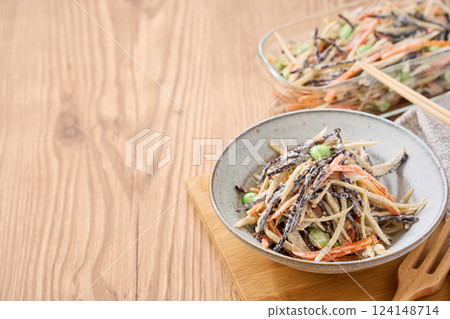 Burdock and Hijiki Salad – A Japanese-style salad packed with dietary fiber Burdock and Hijiki Salad – A Japanese-style salad packed with dietary fiber 124148714