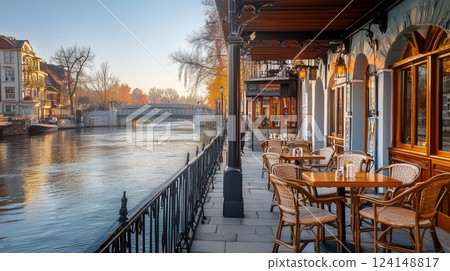 河畔餐廳的露台座位 124148817