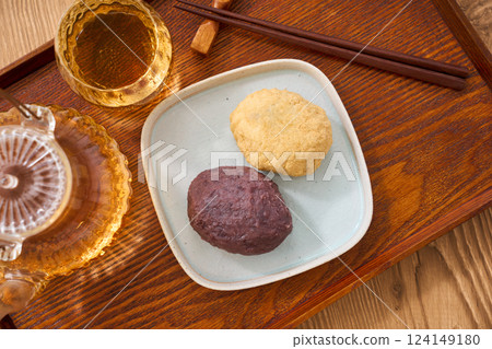 Ohagi – a traditional Japanese sweet made with sweet bean paste and soybean flour 124149180